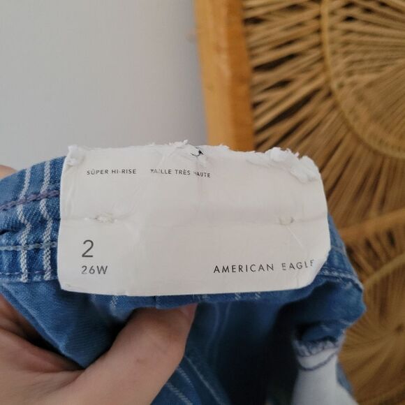 American Eagle Super Hi-Rise Vertical Stripe Chambray Shorts NWT 2 Blue - Picture 5 of 10
